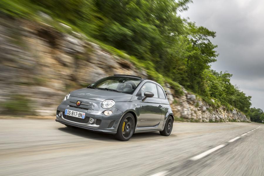  Abarth 595C Competizione 2012 года  (фото 11 из 41)